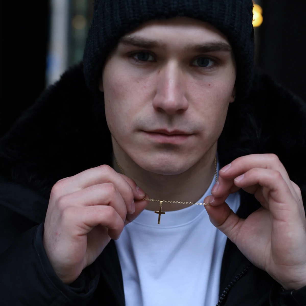 meski-naszyjnik-zloty-minimalistyczny-krzyz.jpg