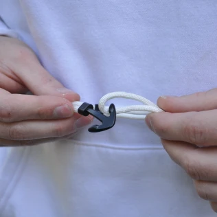 meska-bransoletka-paracord-biala-z-kotwica.jpg