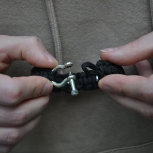 bransoletka-paracord-czarna-spartan.jpg
