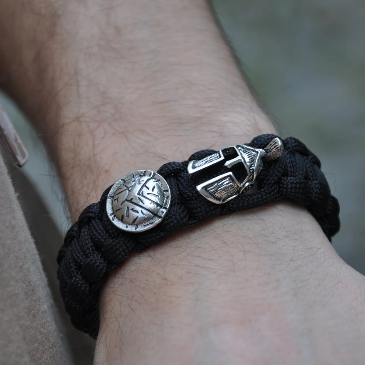bransoletka-paracord-czarna-spartan.jpg