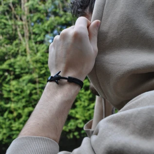 czarna-bransoletka-paracord-z-kotwica.jpg