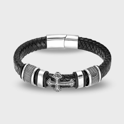 Czarna skórzana bransoletka z krzyżem i stalowymi akcentami