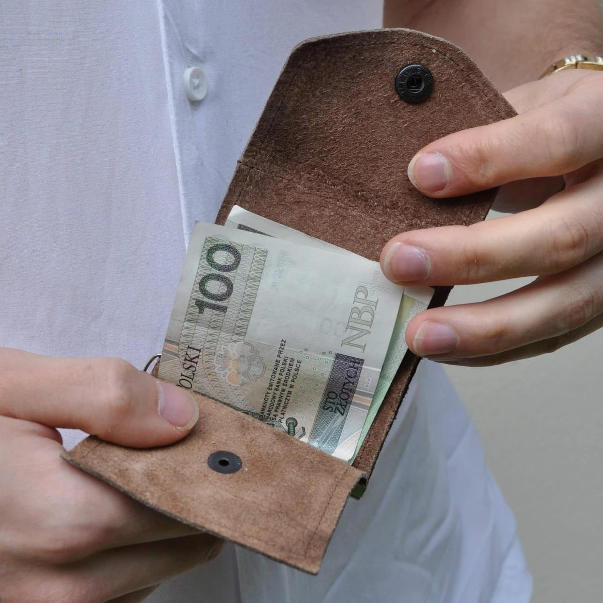 banknotowka-handmade-ze-skory-czarna-meska.jpg