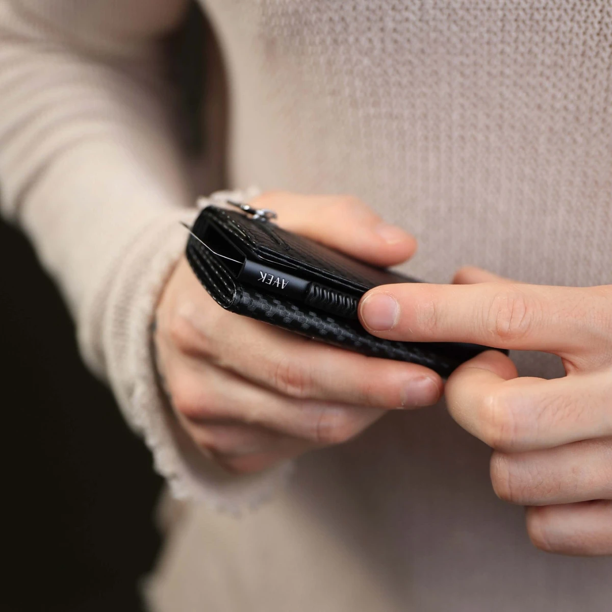 etui-na-karty-rfid-karbonowe-wlokno-weglowe.jpg