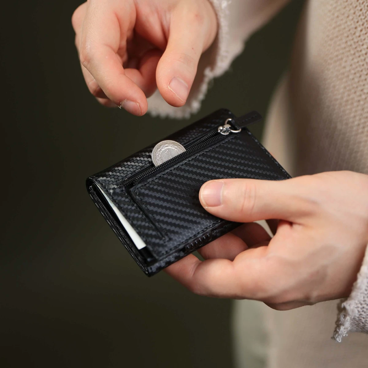 etui-na-karty-rfid-karbonowe-wlokno-weglowe.jpg