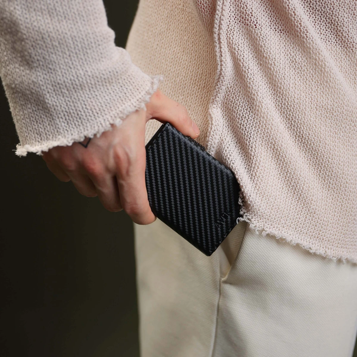 etui-na-karty-rfid-karbonowe-wlokno-weglowe.jpg