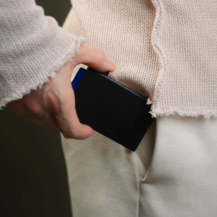 smart-wallet-na-karty-i-banknoty-rfid.jpg