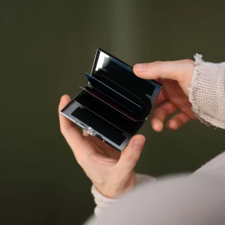 etui-smart-wallet-aluminiowe-z-ochrona-rfid.jpg