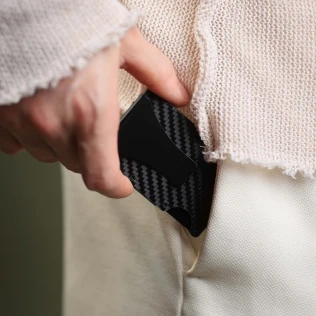 etui-na-karty-rfid-karbonowe-wlokno-weglowe.jpg