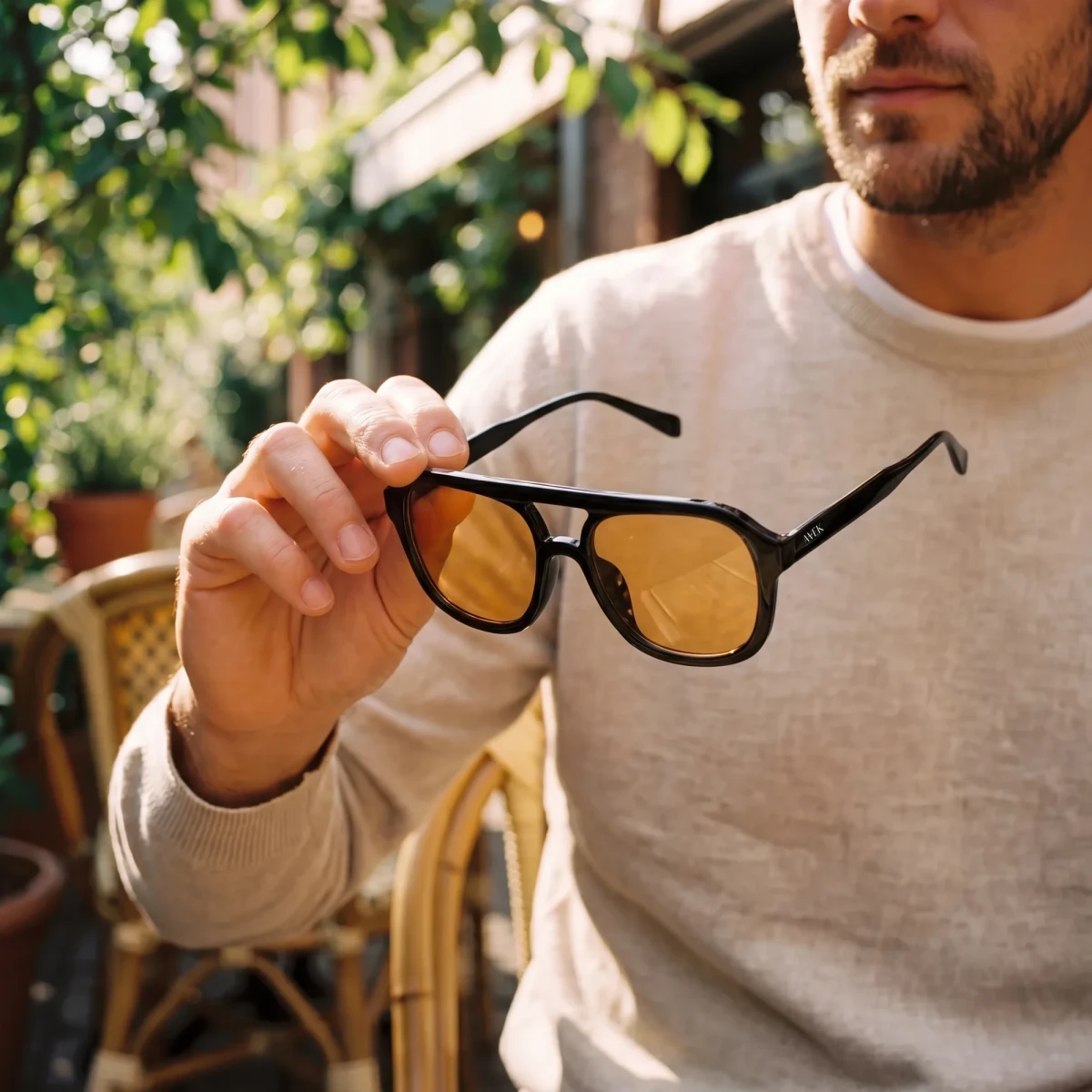 czarno-pomaranczowe-okulary-przeciwsloneczne-aviator