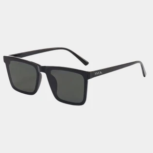 Czarne okulary przeciwsłoneczne w stylu wayfarer