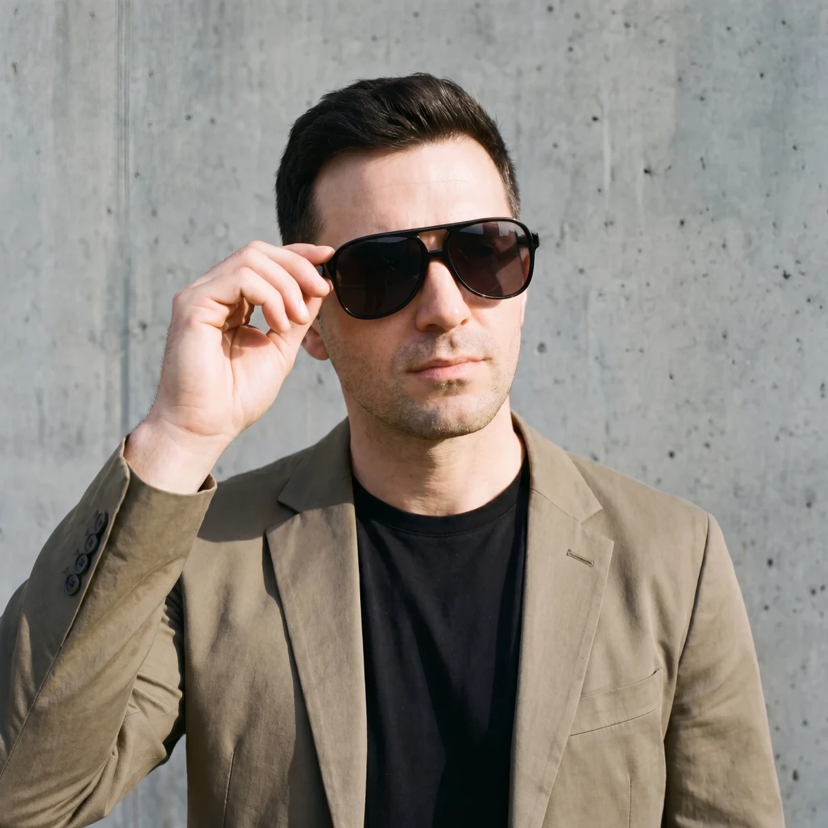 czarne-okulary-przeciwsloneczne-aviator-gradientowane