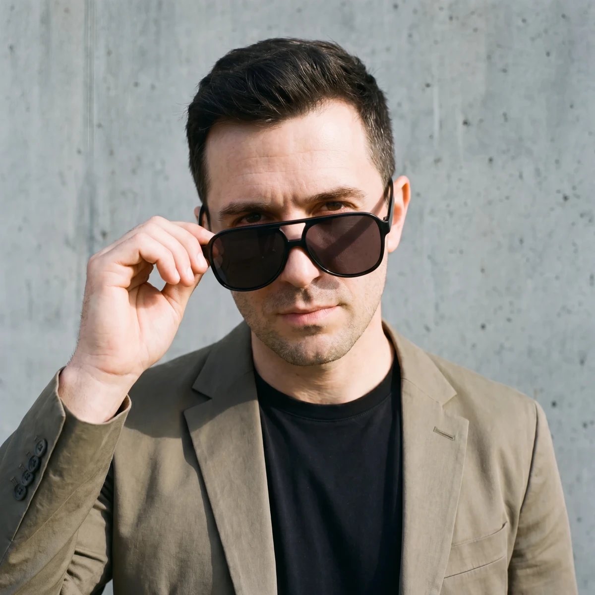 czarne-okulary-przeciwsloneczne-aviator-gradientowane