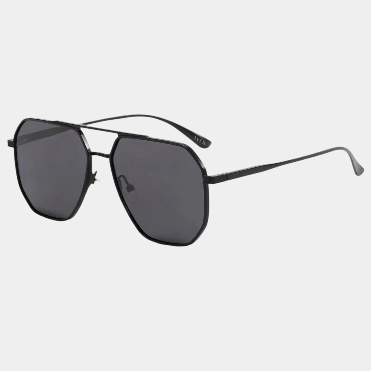 czarne-okulary-przeciwsloneczne-aviator-gradientowane-polaryzacja