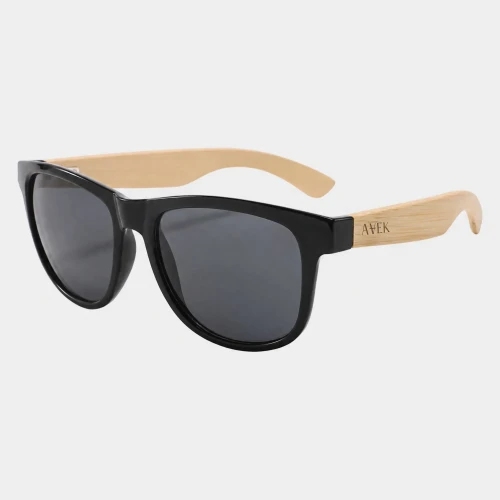 Czarno-szare okulary przeciwsłoneczne wayfarer z drewna
