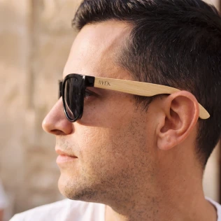 czarno-szare-okulary-przeciwsloneczne-wayfarer-z-drewna