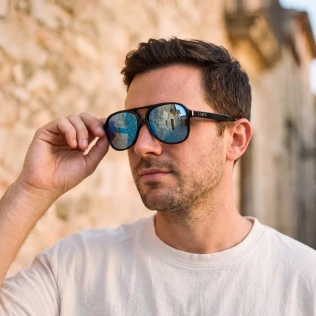 czarno-niebieskie-okulary-przeciwsloneczne-aviator