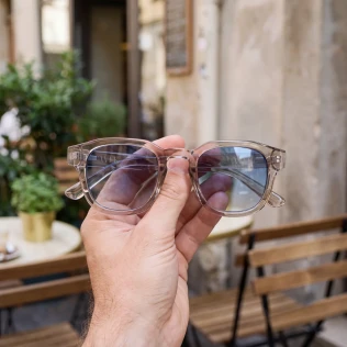 brazowo-niebieskie-okulary-przeciwsloneczne-wayfarer