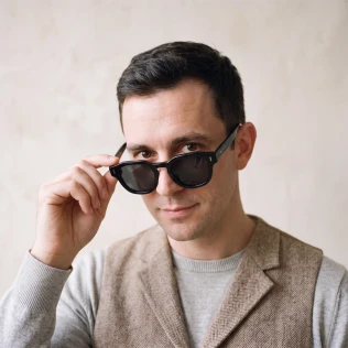 czarno-szare-okulary-przeciwsloneczne-wayfarer