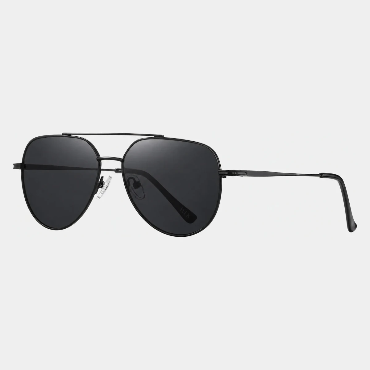 czarne-okulary-przeciwsloneczne-aviator