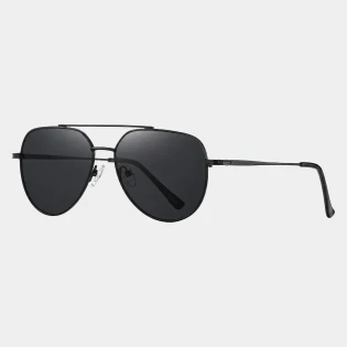 Czarne okulary przeciwsłoneczne aviator