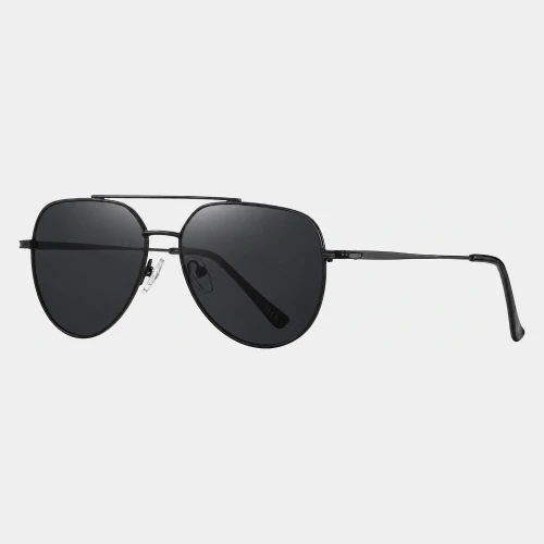 Czarne okulary przeciwsłoneczne aviator