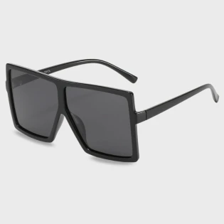 Czarne okulary przeciwsłoneczne w stylu oversize
