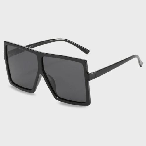 Czarne okulary przeciwsłoneczne w stylu oversize