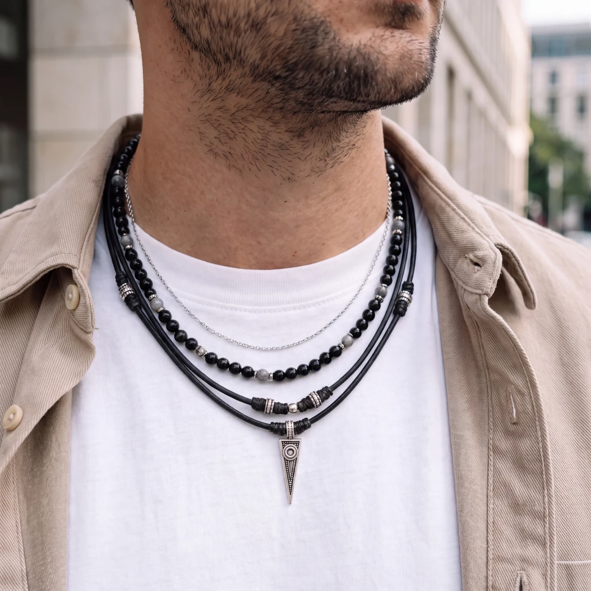 czarny-choker-wielowarstwowy-z-grotem