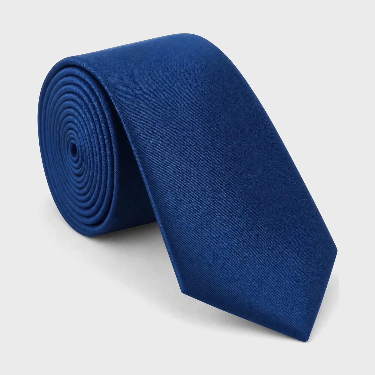 Krawat poliestrowy granatowy 6 cm — elegancki dodatek do koszuli