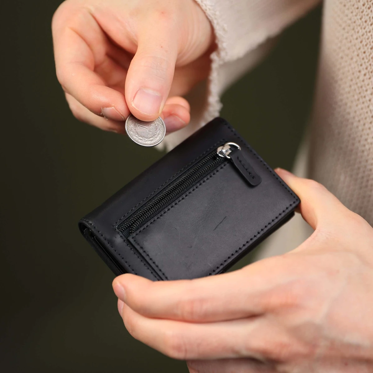 portfel-antykradziezowy-rfid-czarny-na-karty.jpg